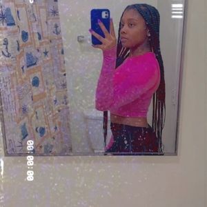 Meet your Posher, Camya